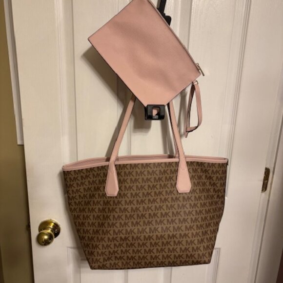 Michael Kors Signature Brown and Blush Tote w/Bonus Matching Wristlet - Picture 2 of 2
